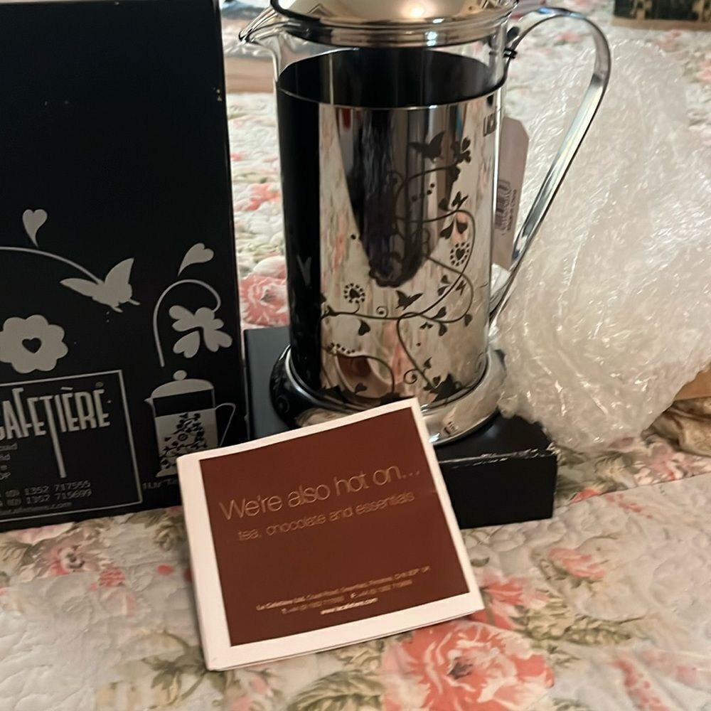 🦋 Beautiful LaCafeTiere French Press- NWT